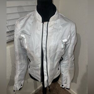 White mesh motorcycle jacket with armor‎